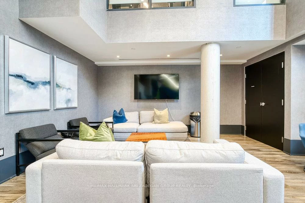 185, Deerfield, Central Newmarket, Newmarket