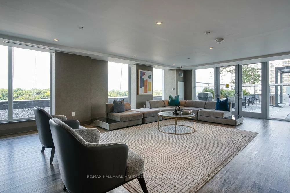 185, Deerfield, Central Newmarket, Newmarket