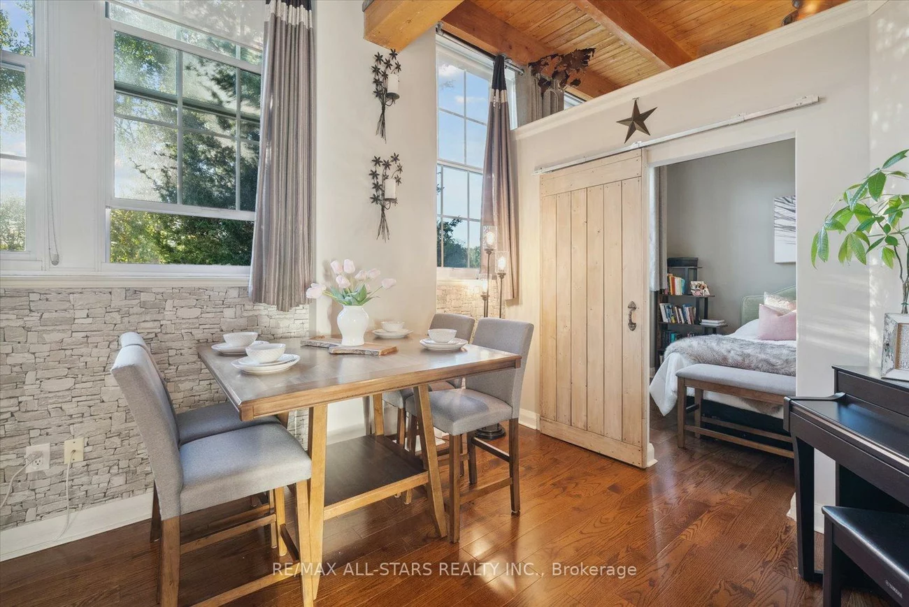 543, Timothy, Central Newmarket, Newmarket