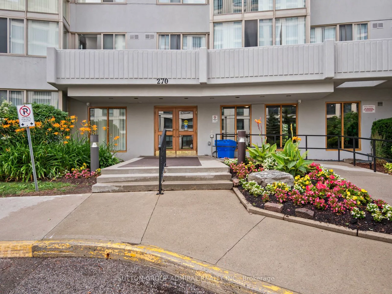 270, Davis, Central Newmarket, Newmarket