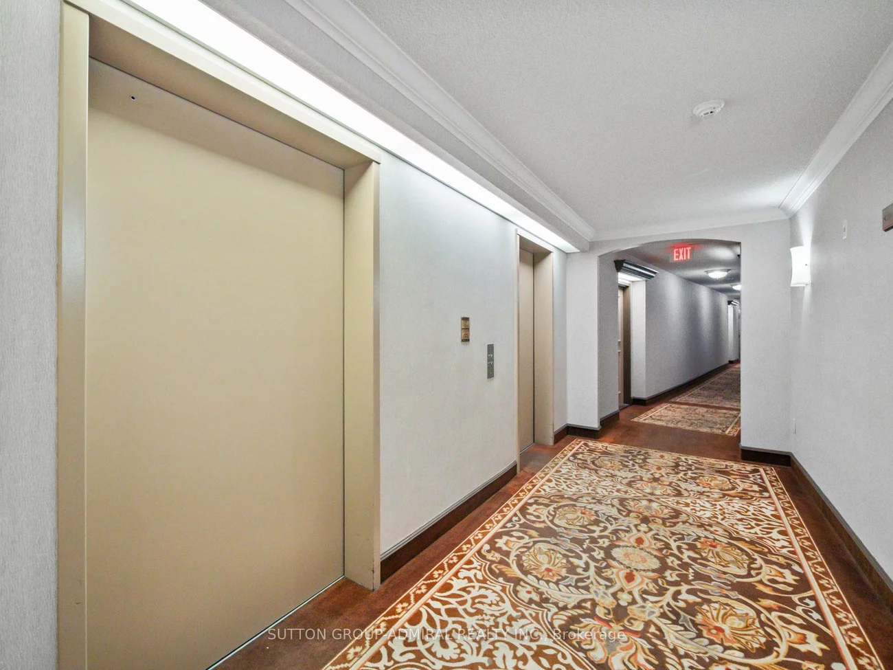 270, Davis, Central Newmarket, Newmarket