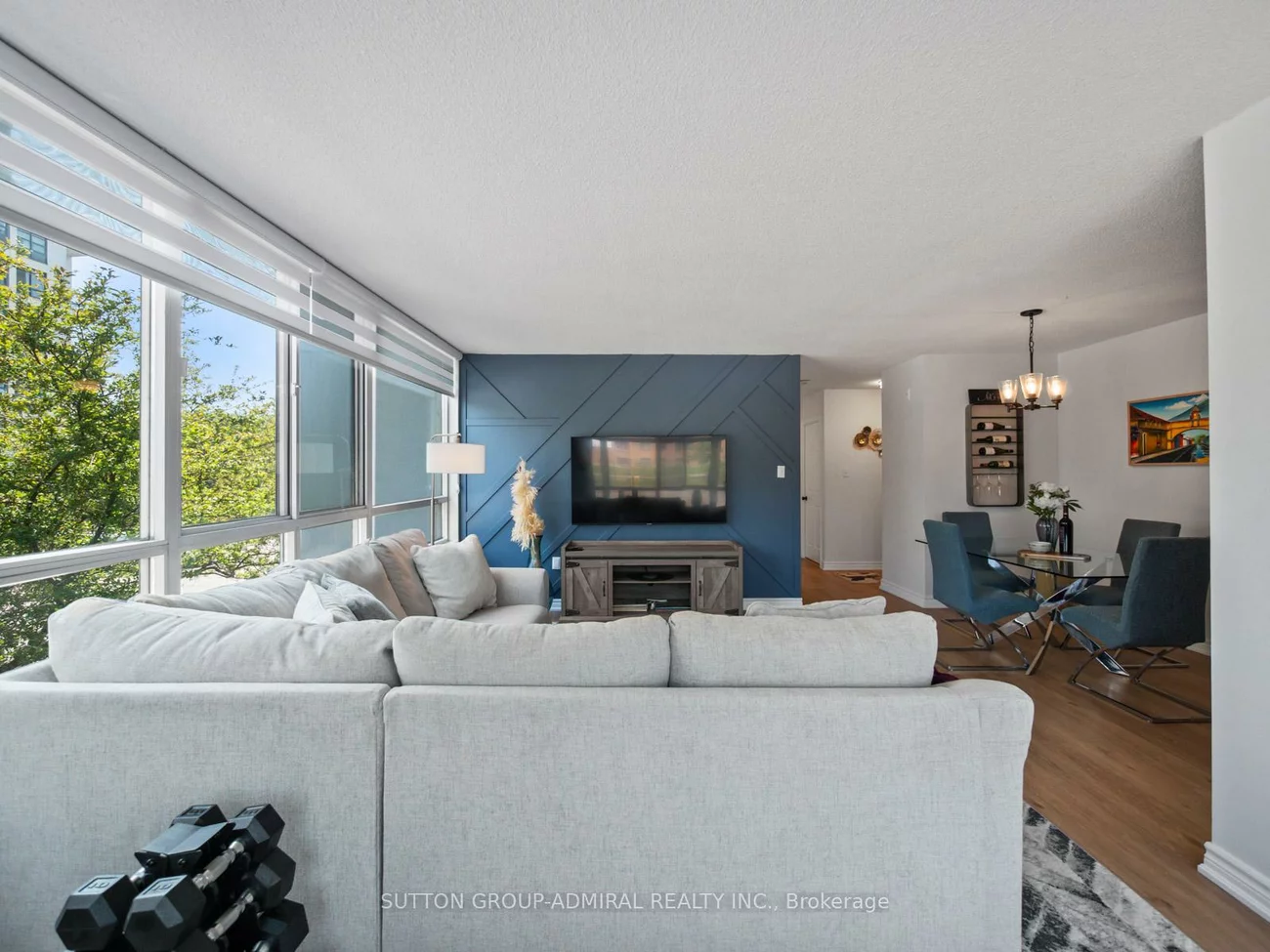 270, Davis, Central Newmarket, Newmarket