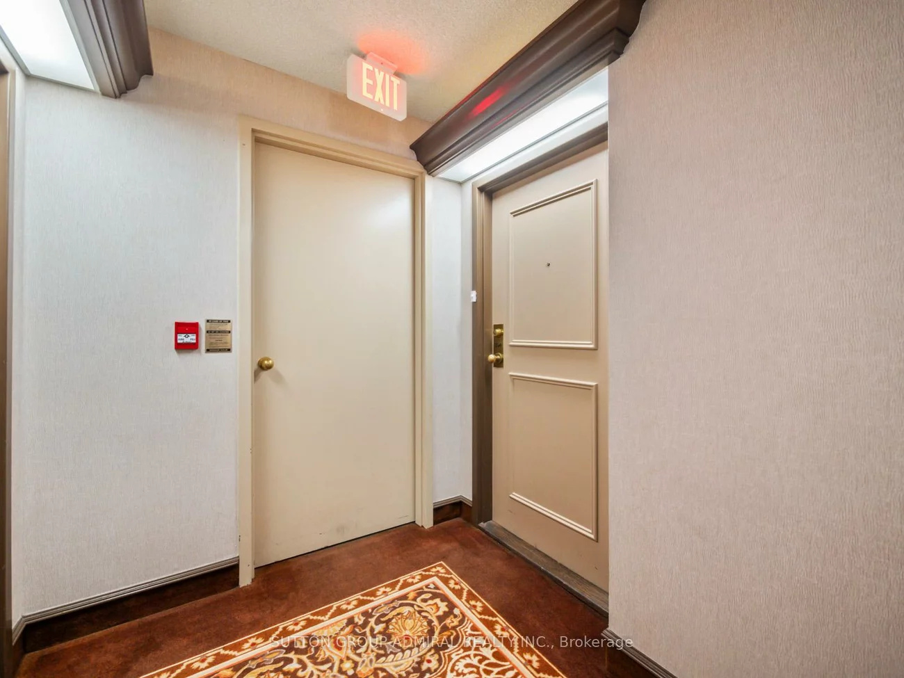 270, Davis, Central Newmarket, Newmarket