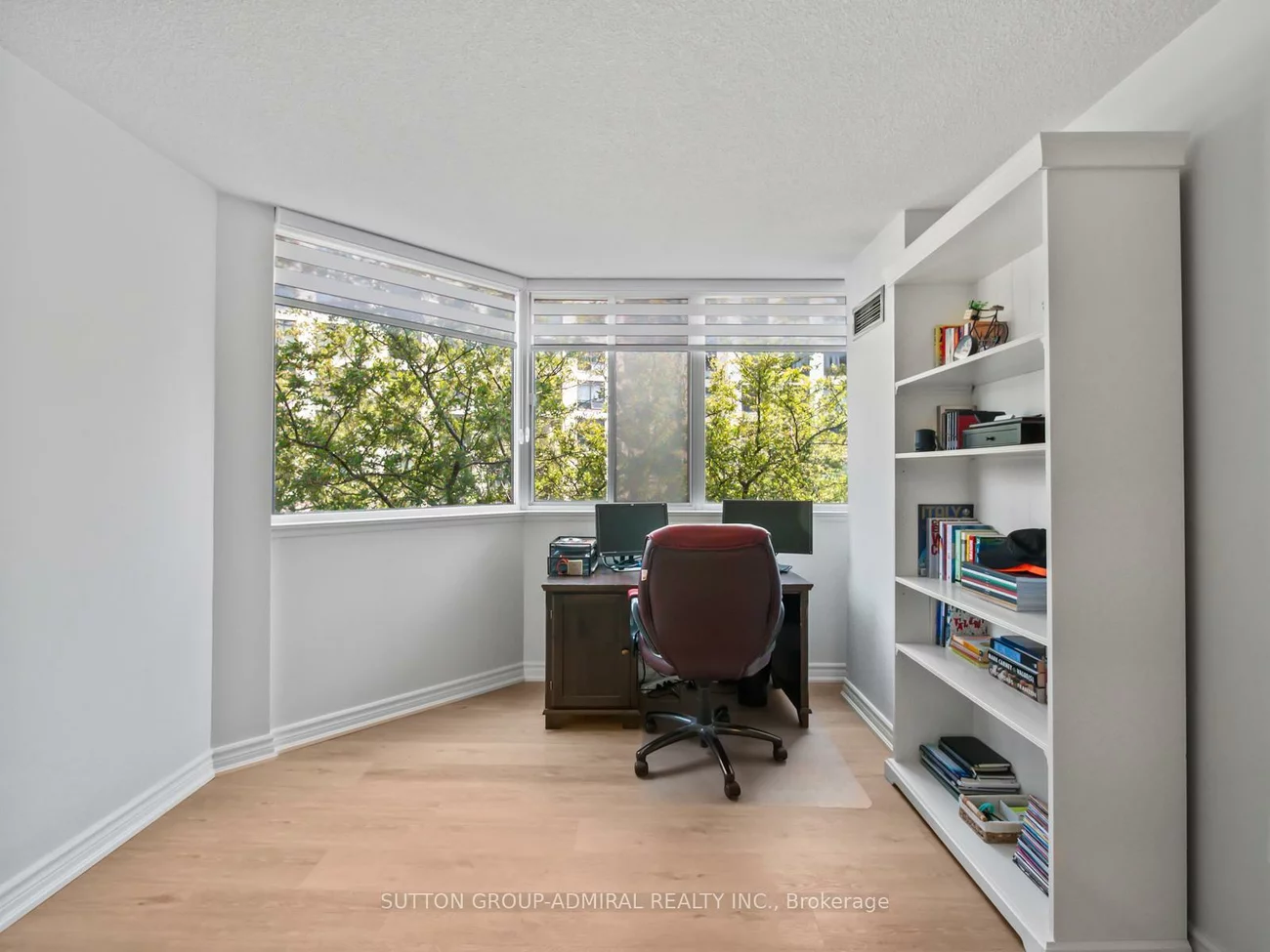 270, Davis, Central Newmarket, Newmarket