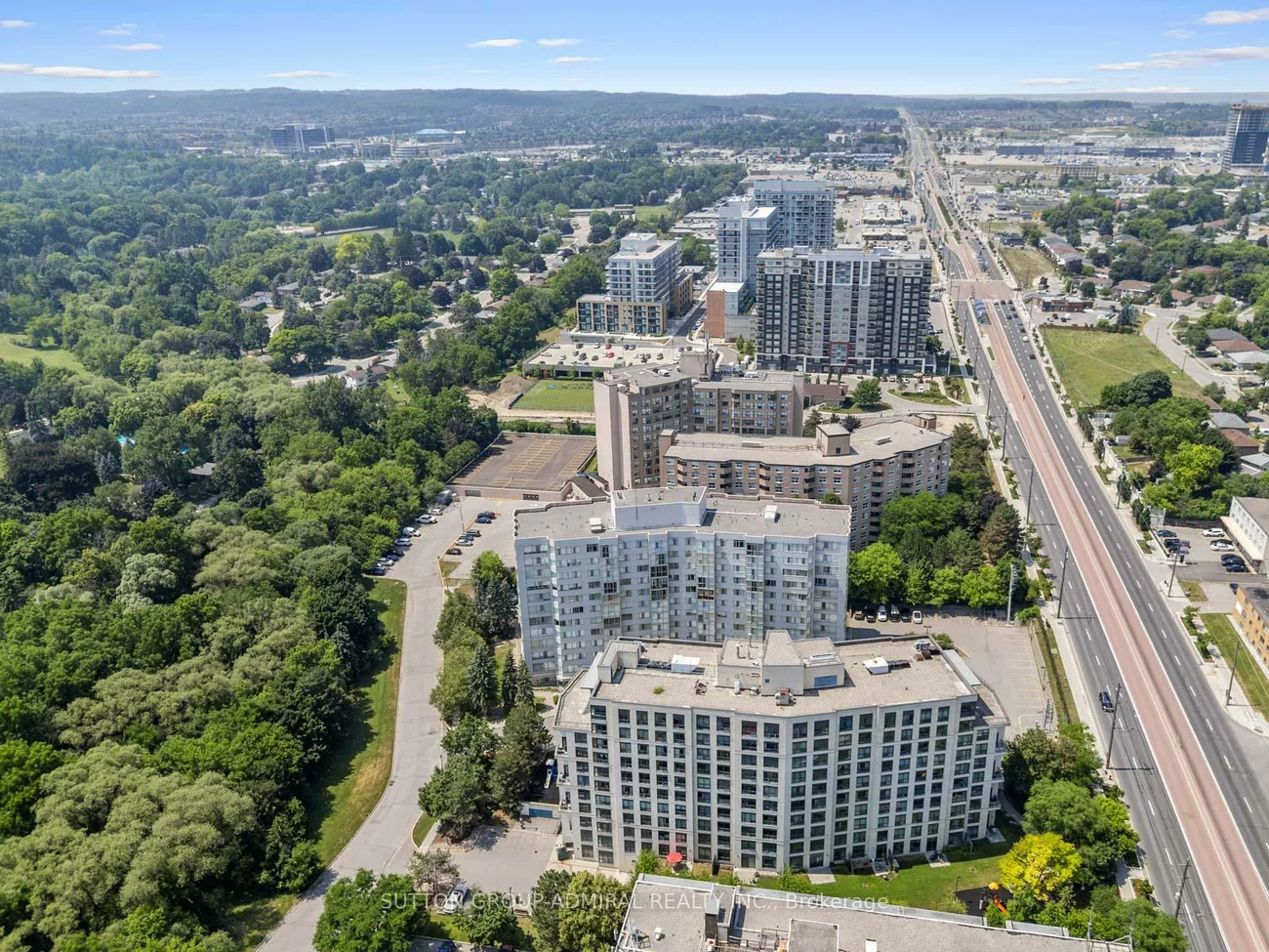 270, Davis, Central Newmarket, Newmarket
