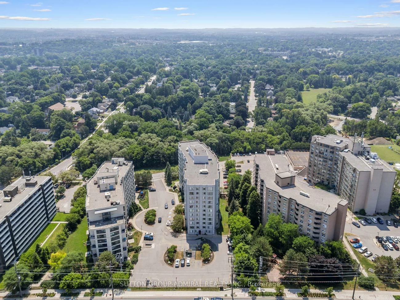 270, Davis, Central Newmarket, Newmarket