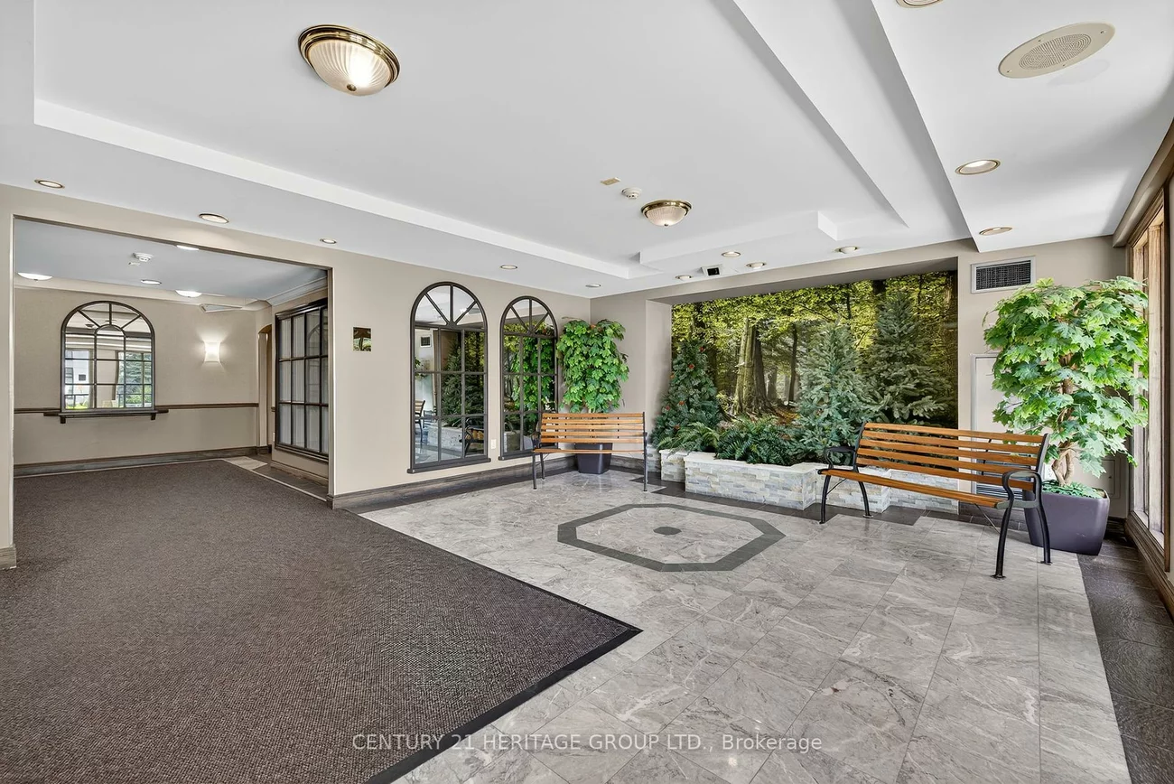270, Davis, Central Newmarket, Newmarket