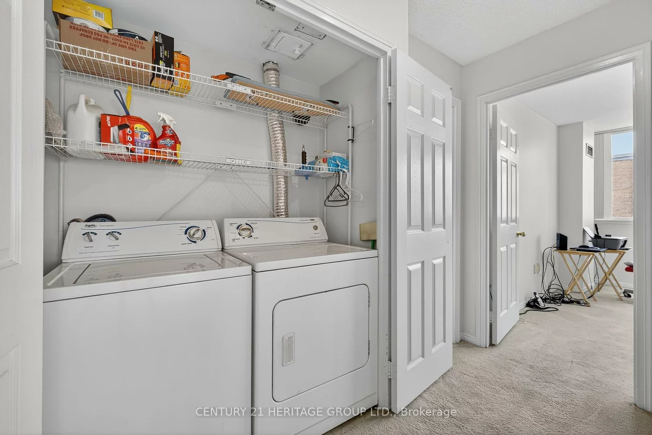 270, Davis, Central Newmarket, Newmarket