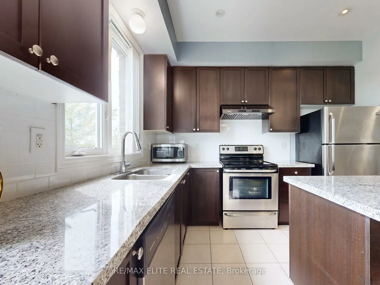 700, Wendy Culbert, Stonehaven-Wyndham, Newmarket