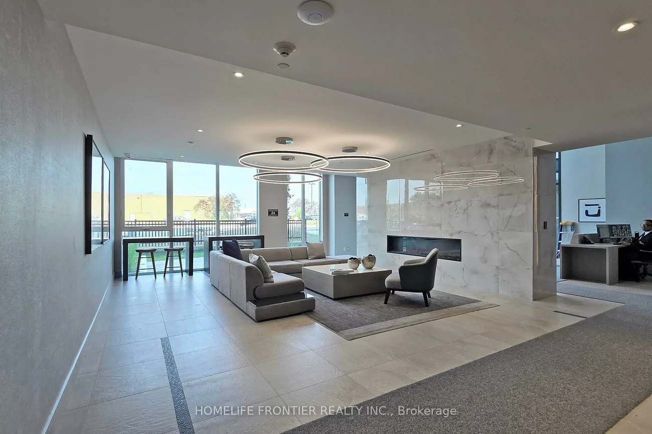 185, Deerfield, Central Newmarket, Newmarket