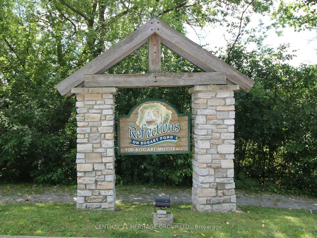 900, Bogart Mill, Gorham-College Manor, Newmarket