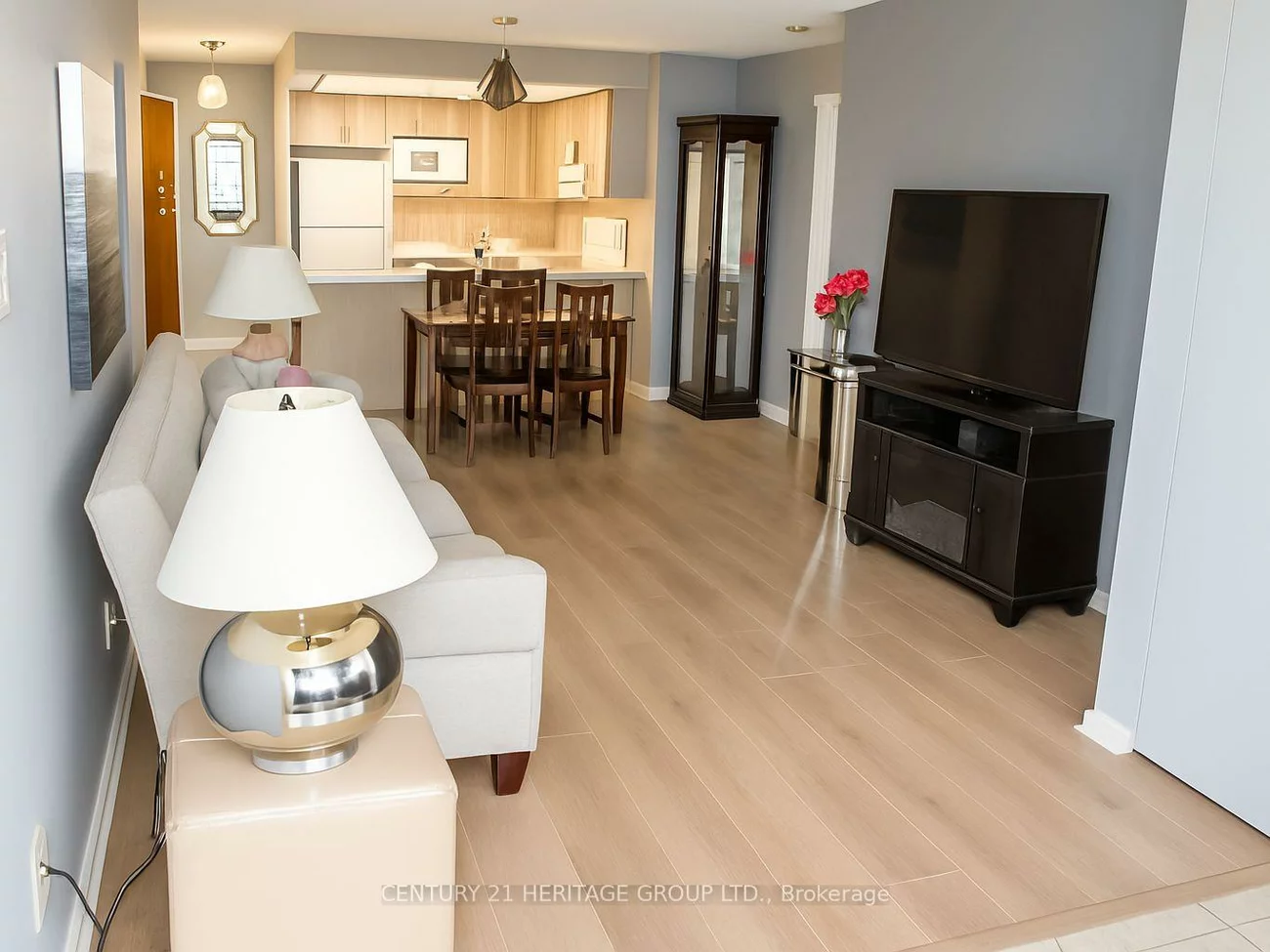 900, Bogart Mill, Gorham-College Manor, Newmarket