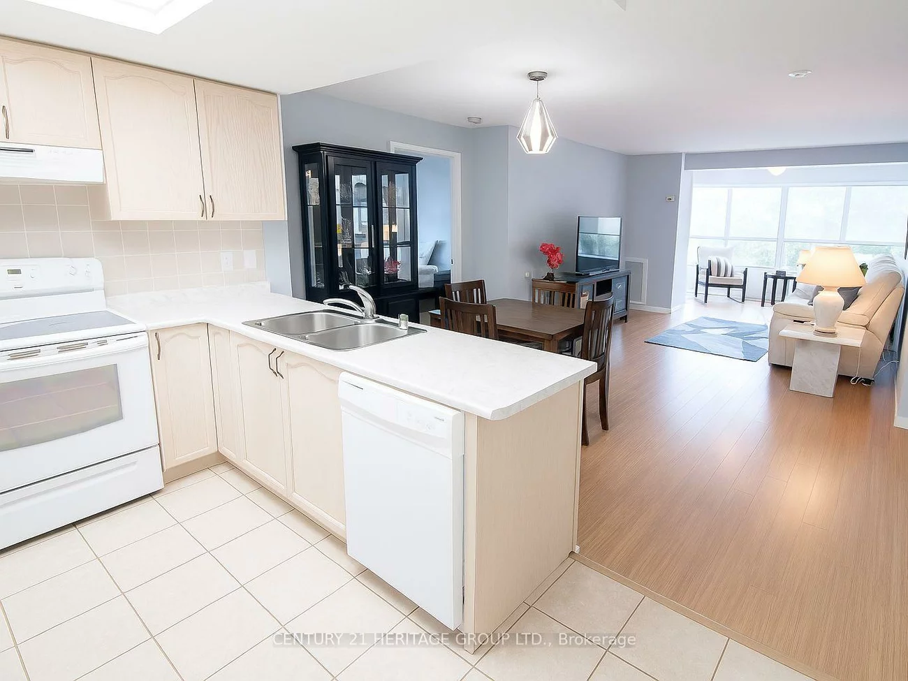 900, Bogart Mill, Gorham-College Manor, Newmarket