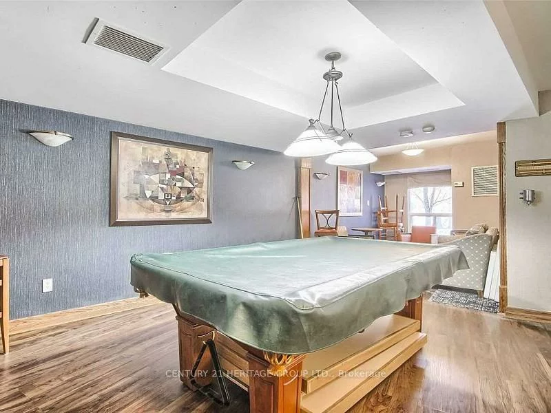 900, Bogart Mill, Gorham-College Manor, Newmarket