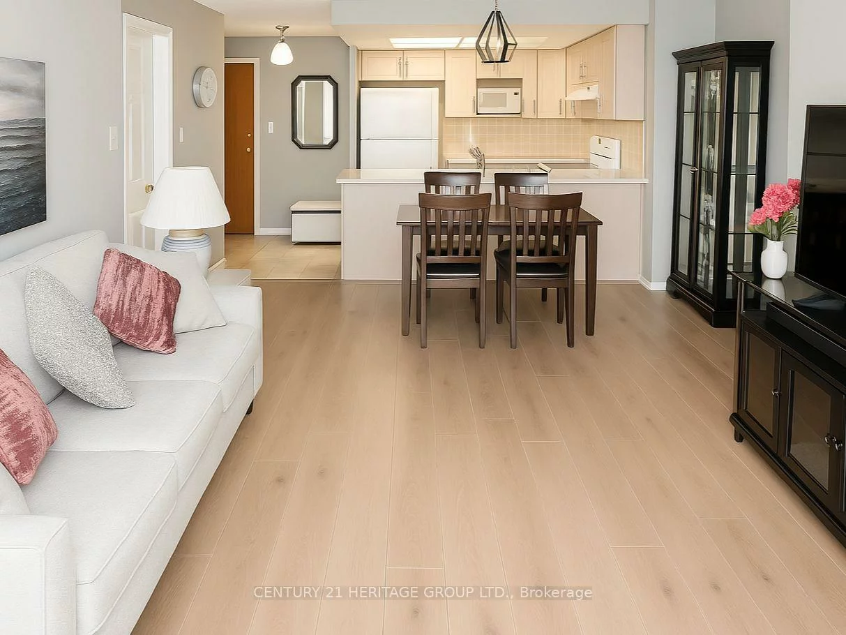 900, Bogart Mill, Gorham-College Manor, Newmarket