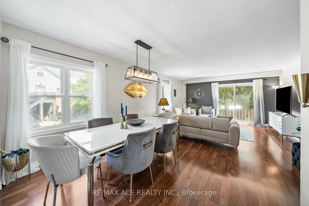 115, Main, Central Newmarket, Newmarket