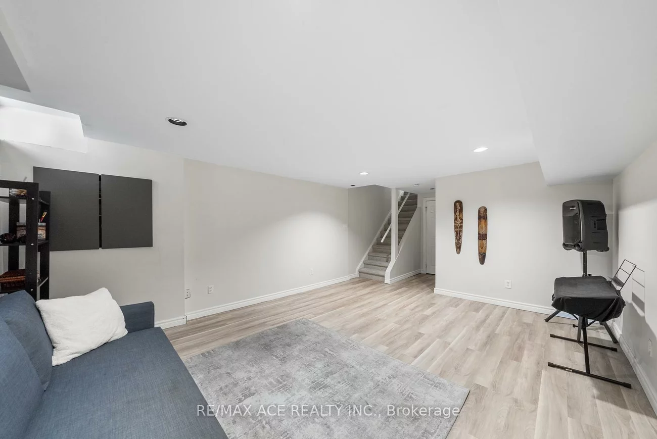 115, Main, Central Newmarket, Newmarket