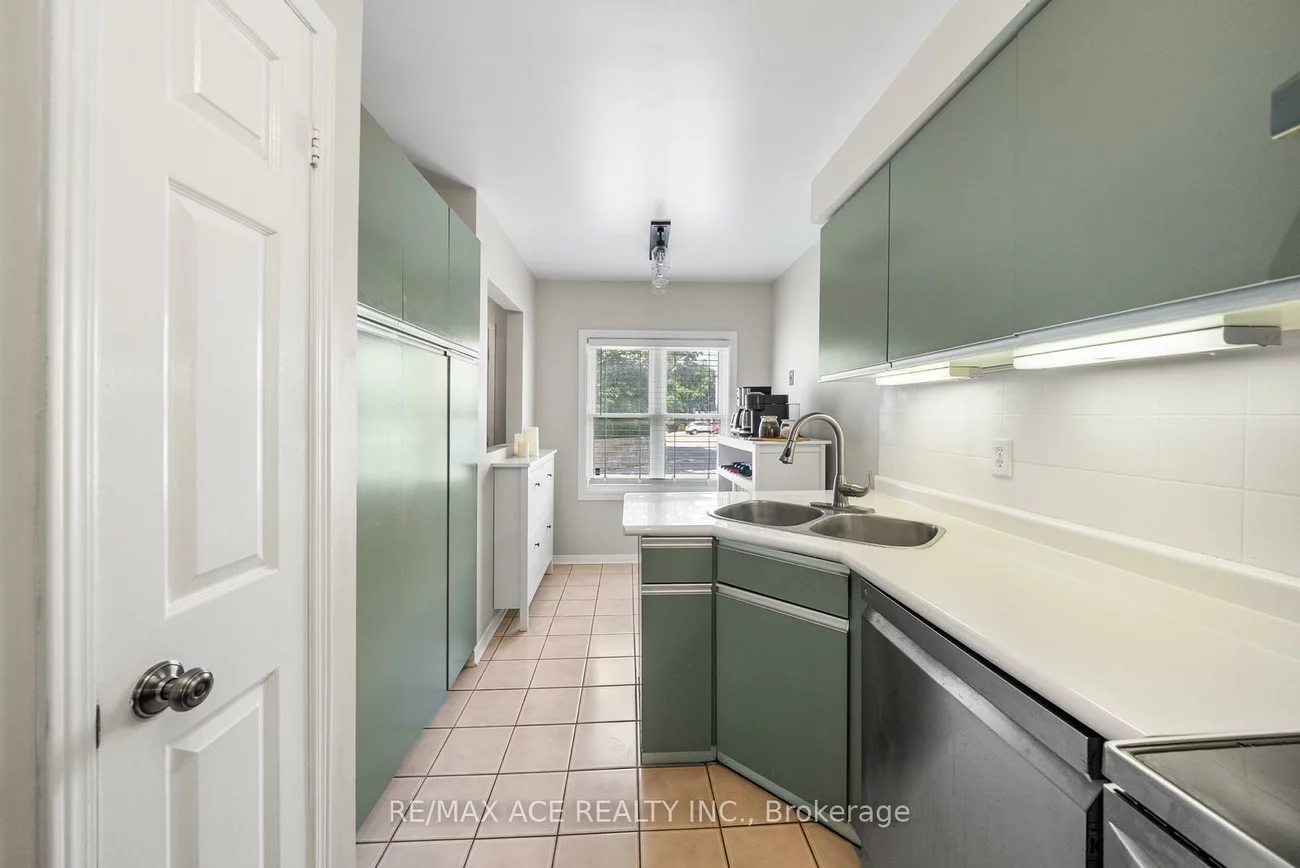 115, Main, Central Newmarket, Newmarket