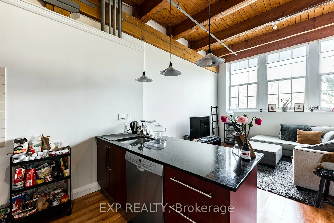 543, Timothy, Central Newmarket, Newmarket