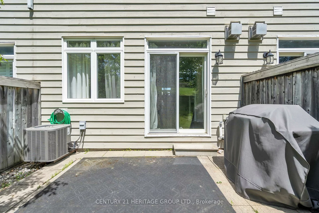 1056, On Bogart, Gorham-College Manor, Newmarket