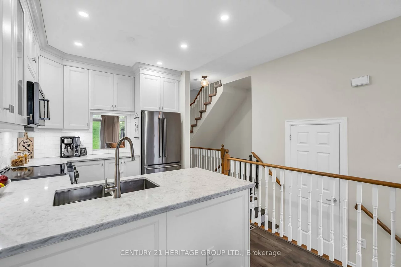1056, On Bogart, Gorham-College Manor, Newmarket