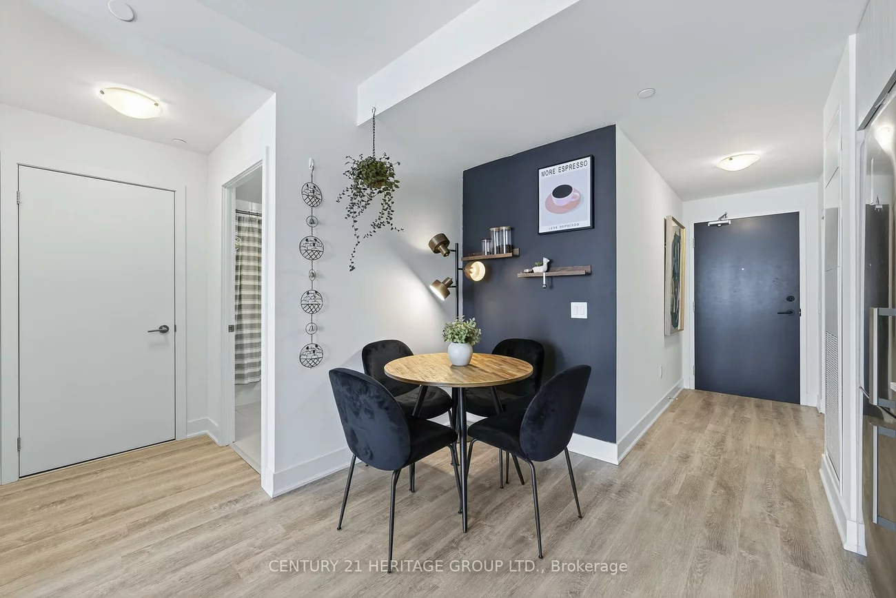 185, Deerfield, Central Newmarket, Newmarket