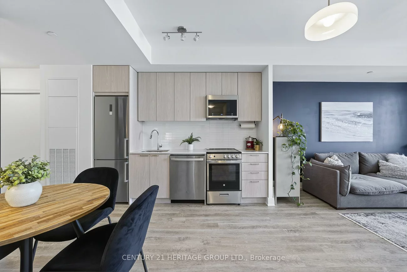 185, Deerfield, Central Newmarket, Newmarket