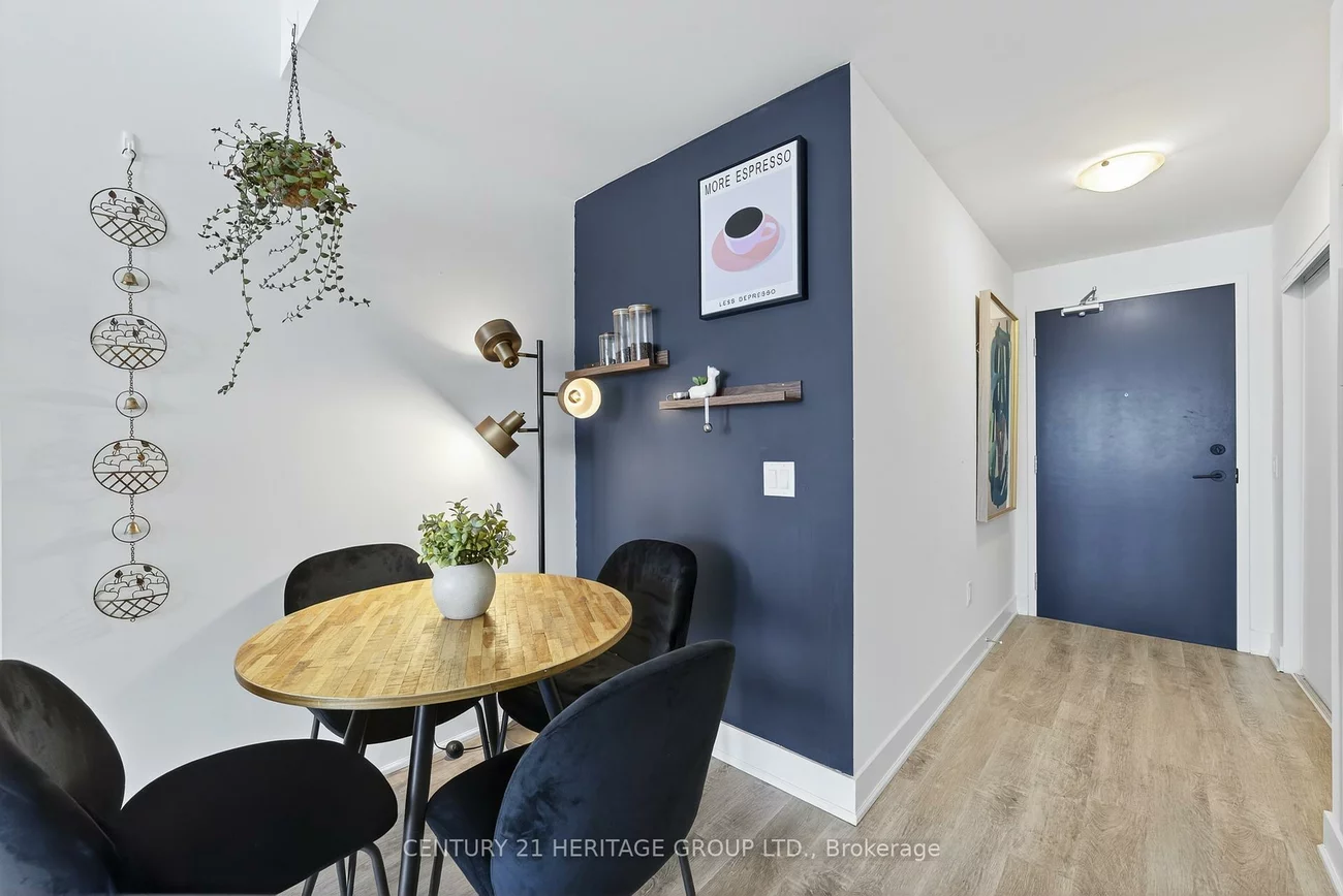 185, Deerfield, Central Newmarket, Newmarket