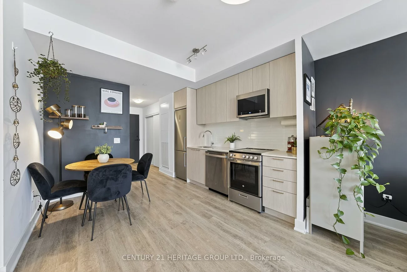 185, Deerfield, Central Newmarket, Newmarket