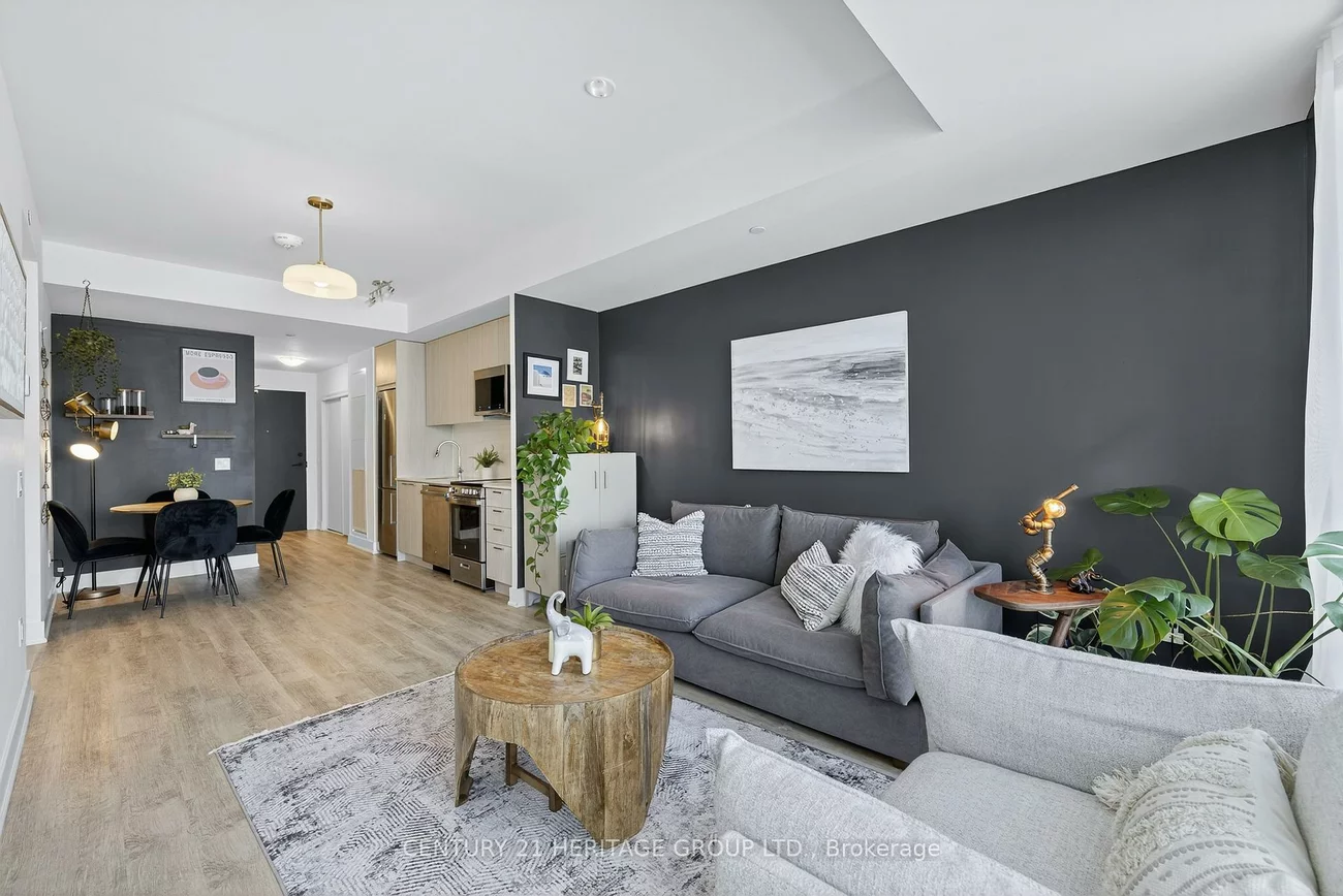 185, Deerfield, Central Newmarket, Newmarket