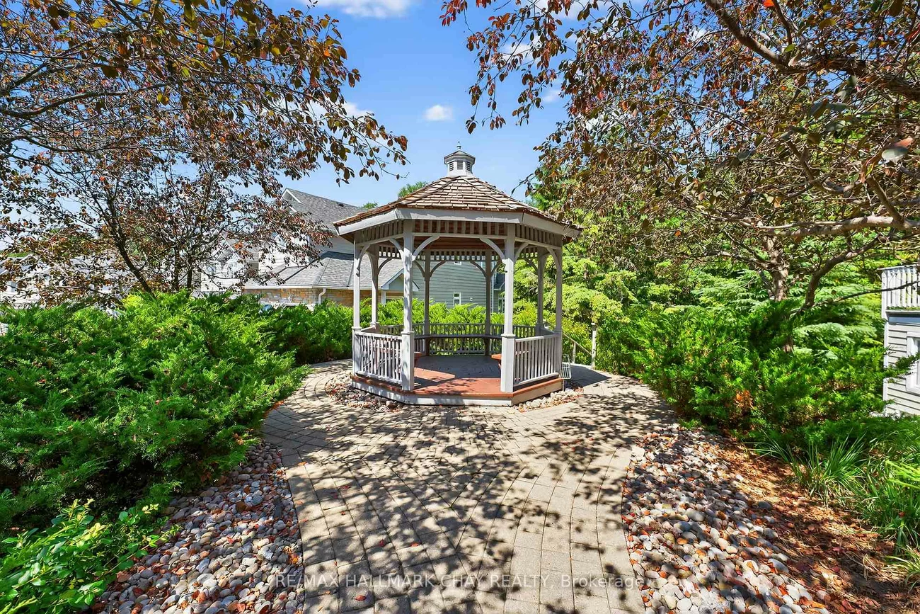 912, Creekfront, Gorham-College Manor, Newmarket