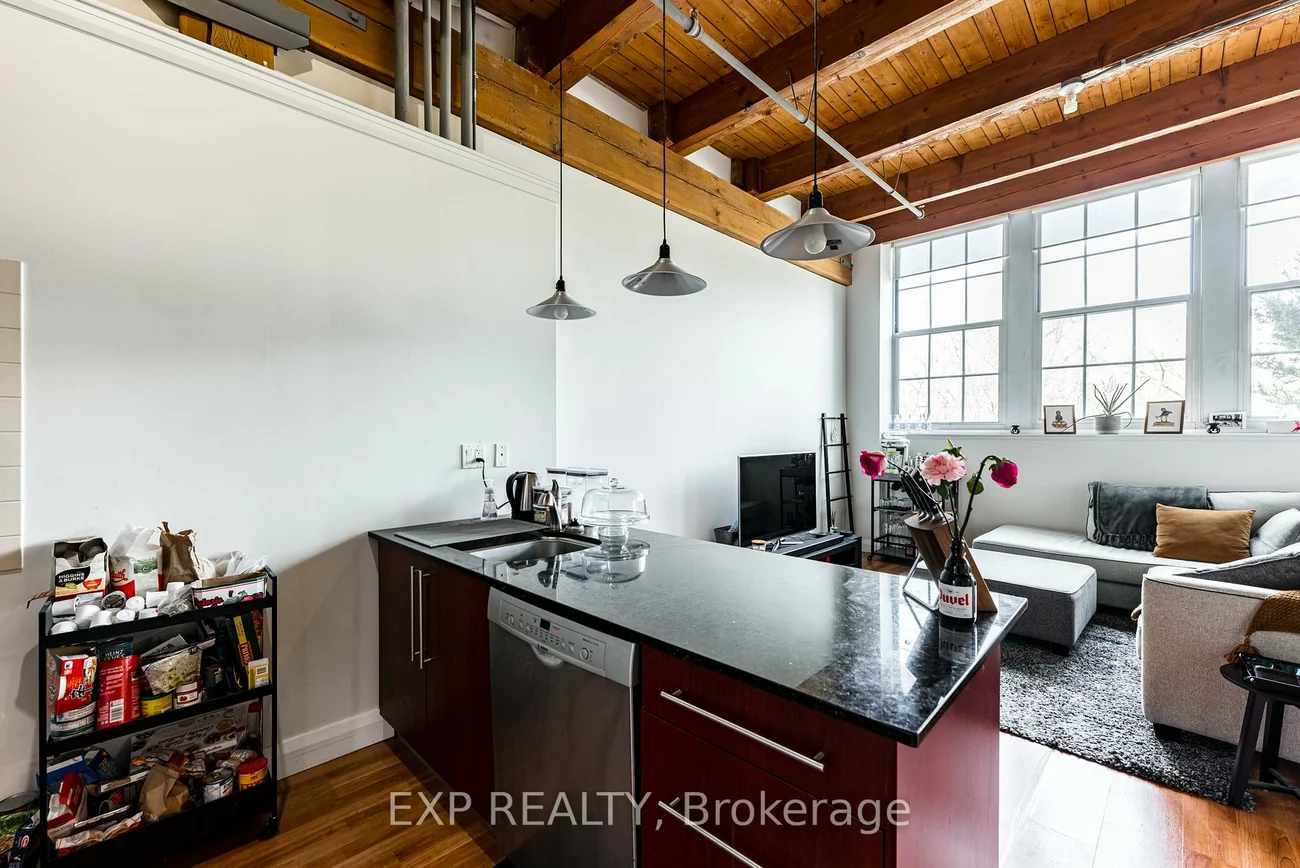 543, Timothy, Central Newmarket, Newmarket