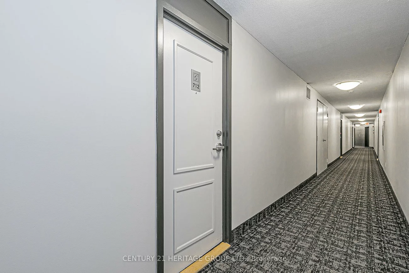 260, Davis, Central Newmarket, Newmarket