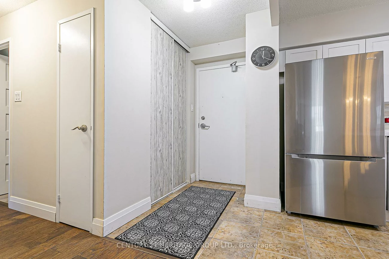 260, Davis, Central Newmarket, Newmarket