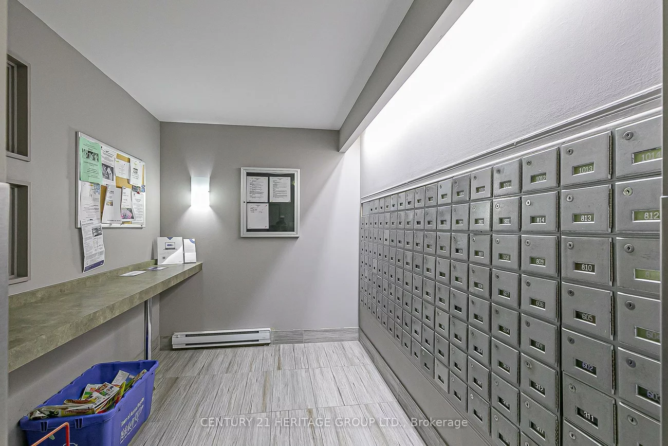 260, Davis, Central Newmarket, Newmarket