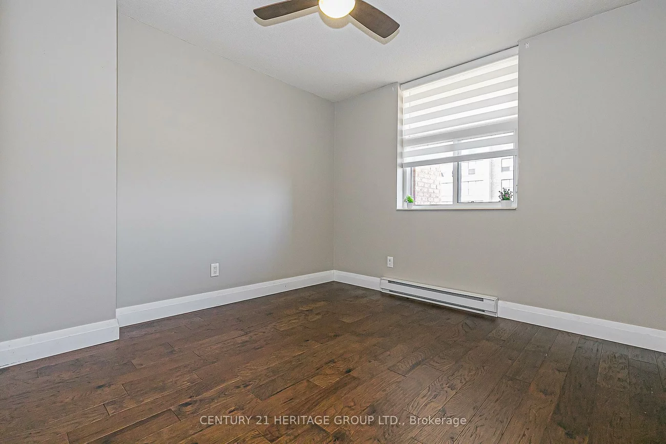 260, Davis, Central Newmarket, Newmarket