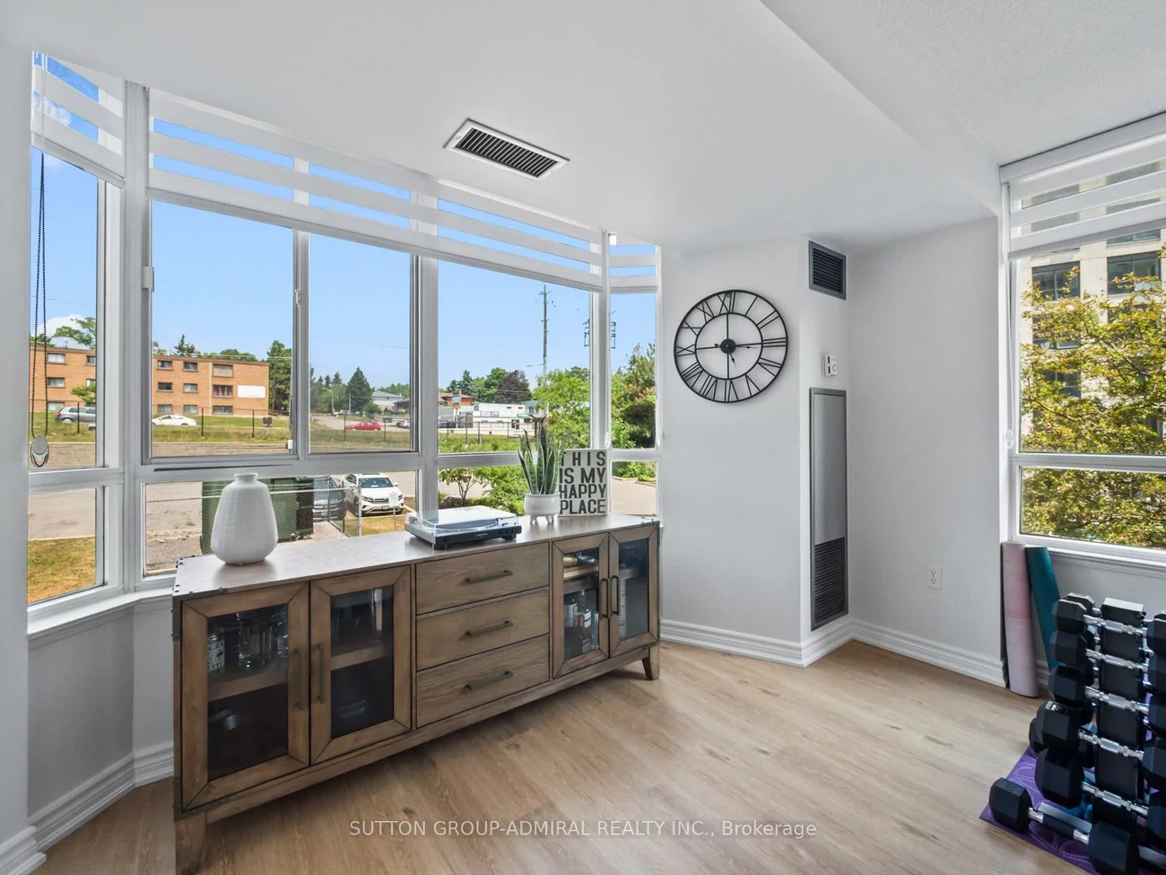 270, Davis, Central Newmarket, Newmarket