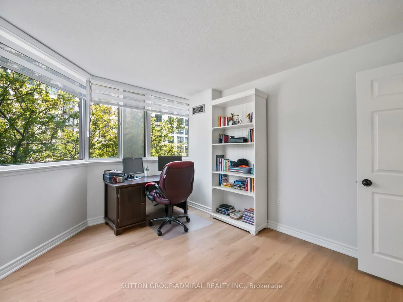 270, Davis, Central Newmarket, Newmarket
