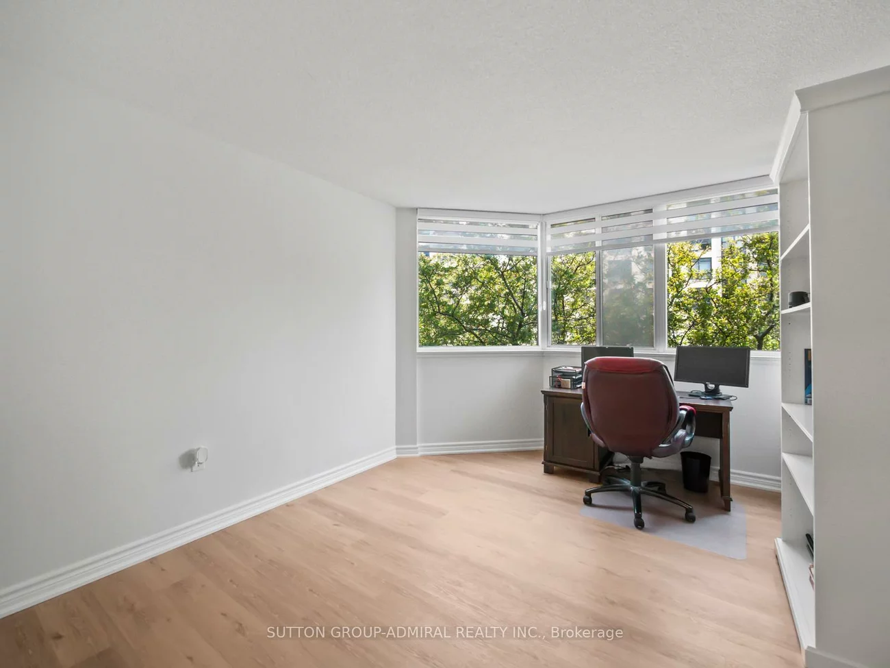 270, Davis, Central Newmarket, Newmarket