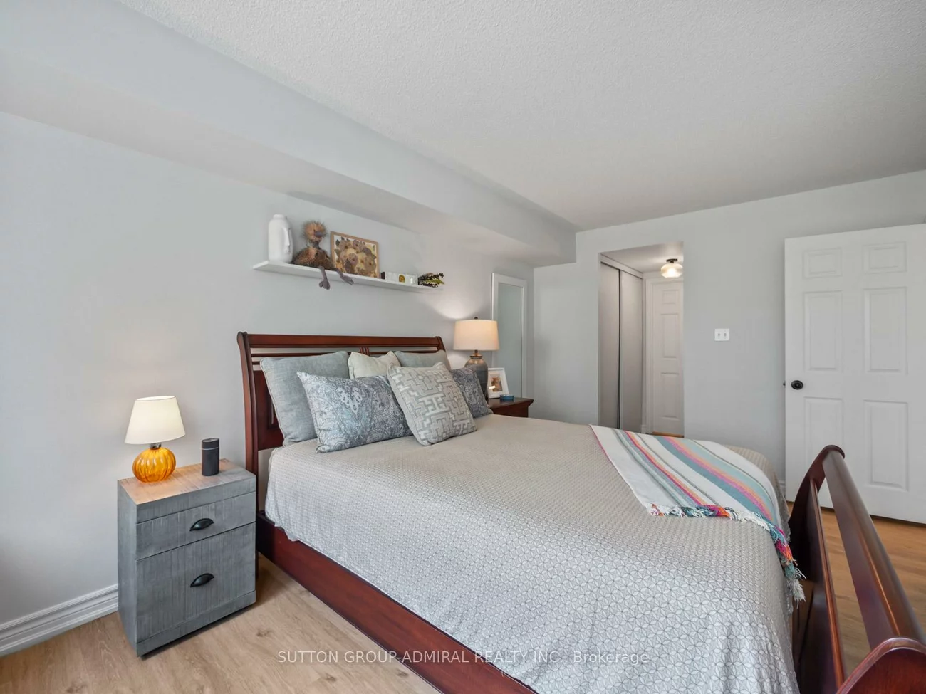 270, Davis, Central Newmarket, Newmarket