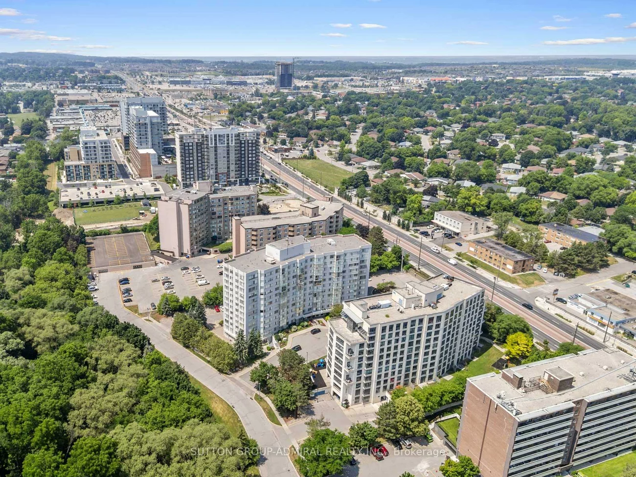 270, Davis, Central Newmarket, Newmarket