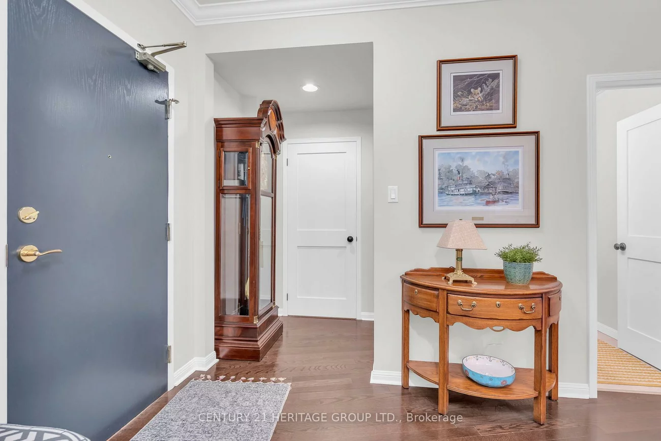 900, Bogart Mill, Gorham-College Manor, Newmarket