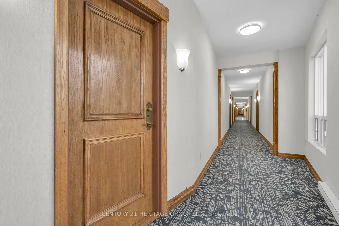 900, Bogart Mill, Gorham-College Manor, Newmarket