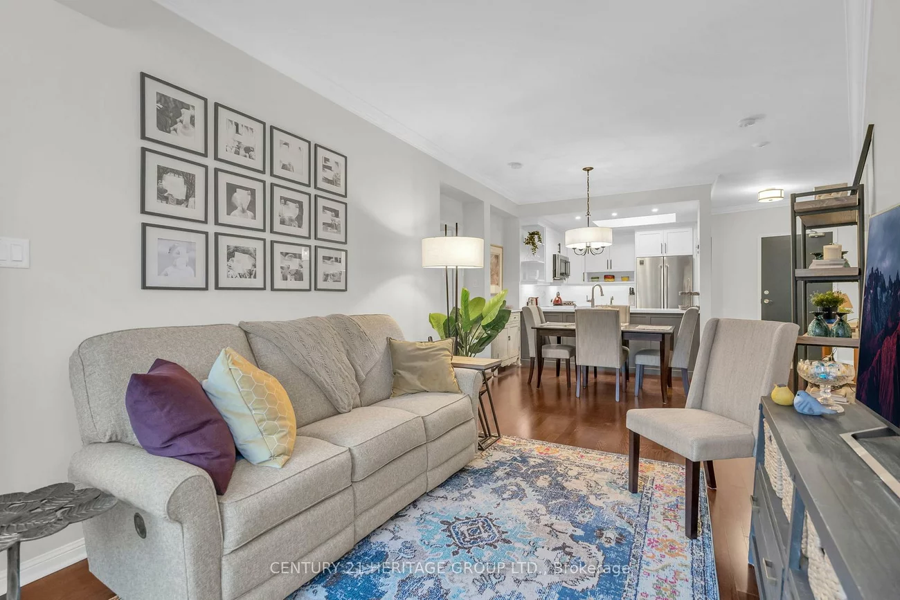 900, Bogart Mill, Gorham-College Manor, Newmarket