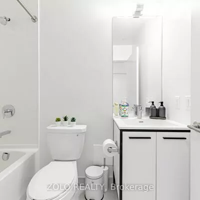 185, Deerfield, Central Newmarket, Newmarket
