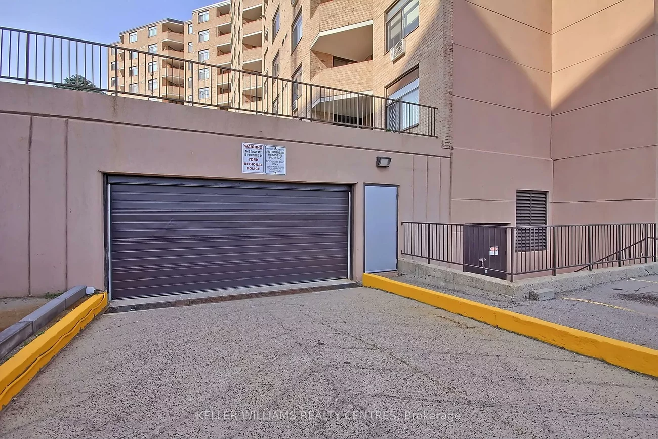 260, Davis, Central Newmarket, Newmarket