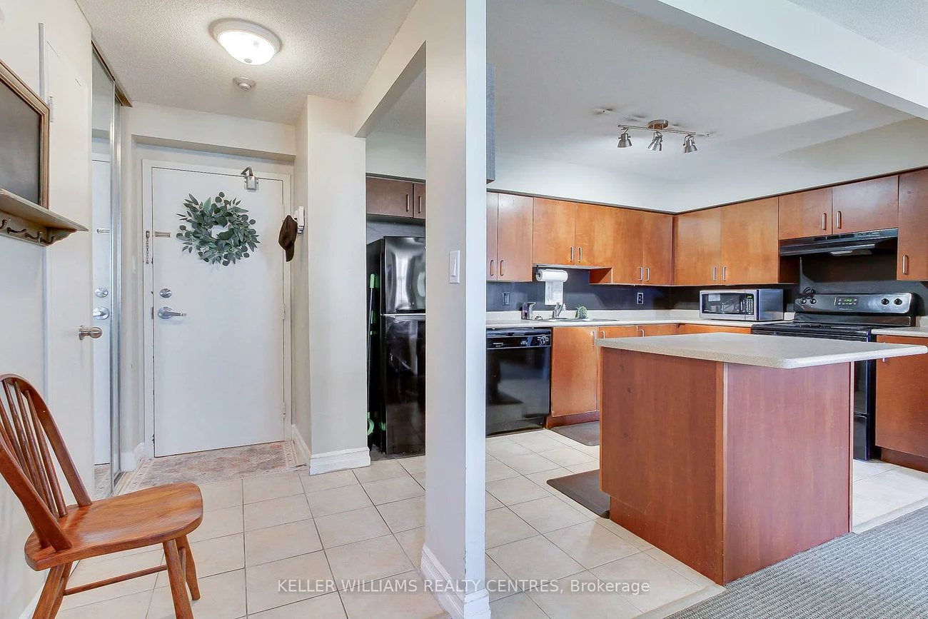 260, Davis, Central Newmarket, Newmarket