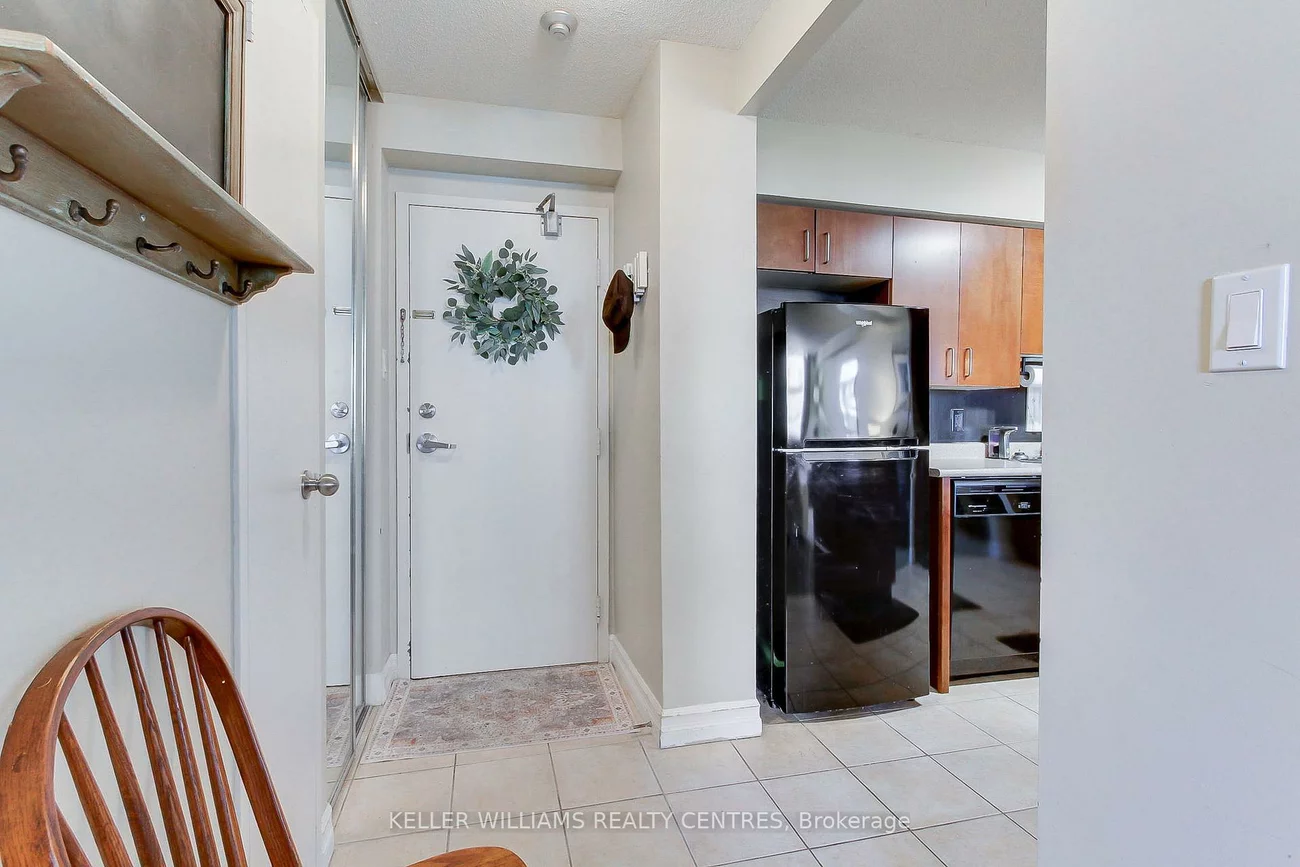 260, Davis, Central Newmarket, Newmarket