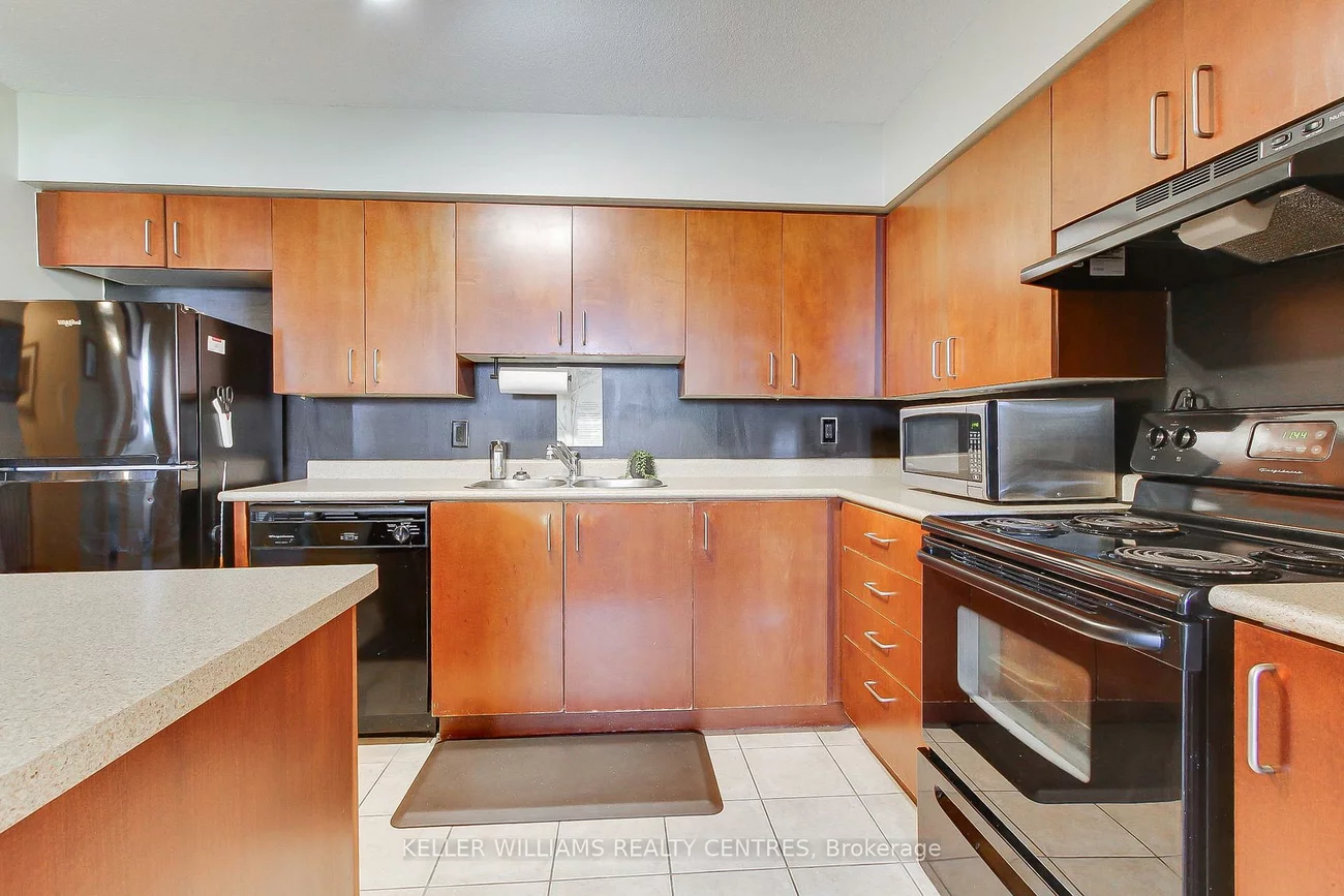 260, Davis, Central Newmarket, Newmarket
