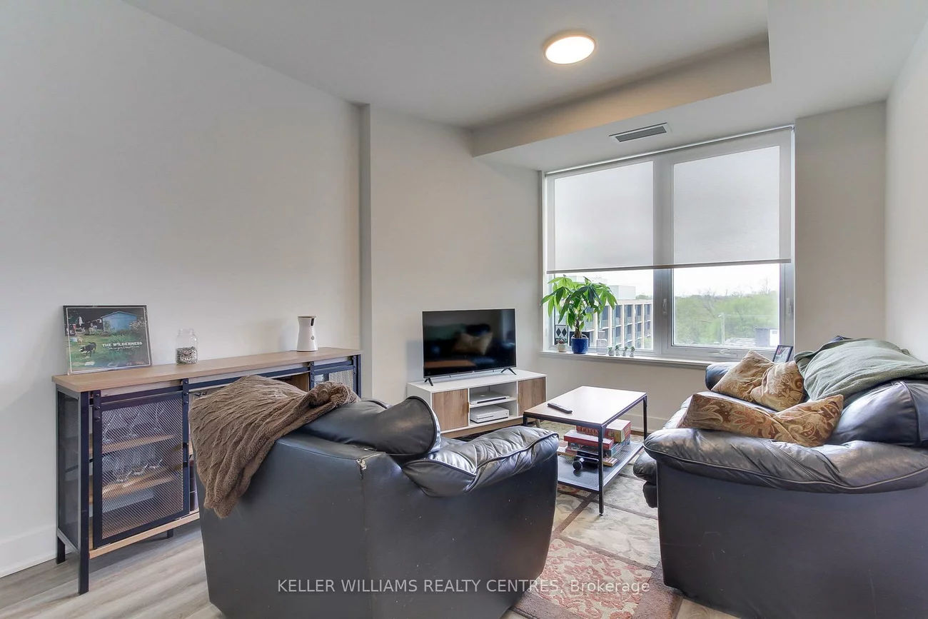 185, Deerfield, Central Newmarket, Newmarket